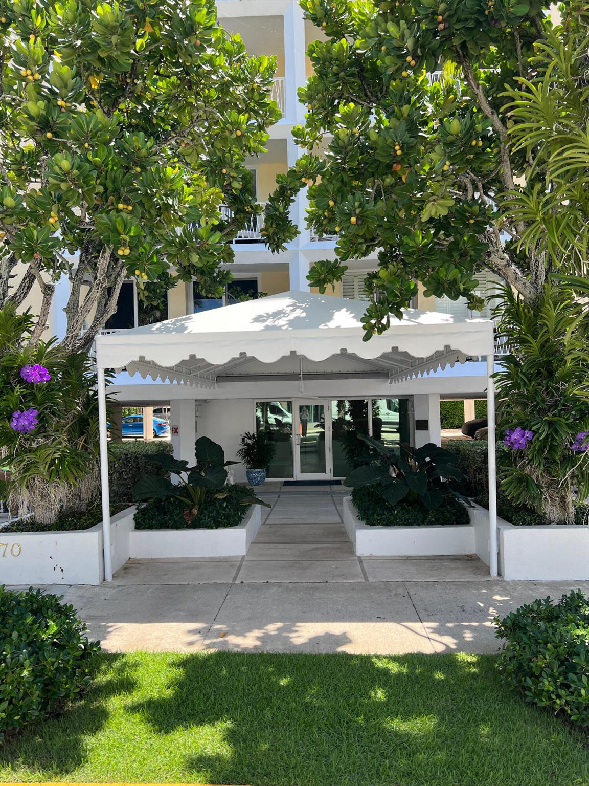 EVERGLADES PLAZA CONDO - Residential Lease