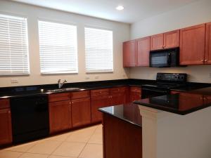 CITYSIDE CONDOMINIUM - Residential Lease