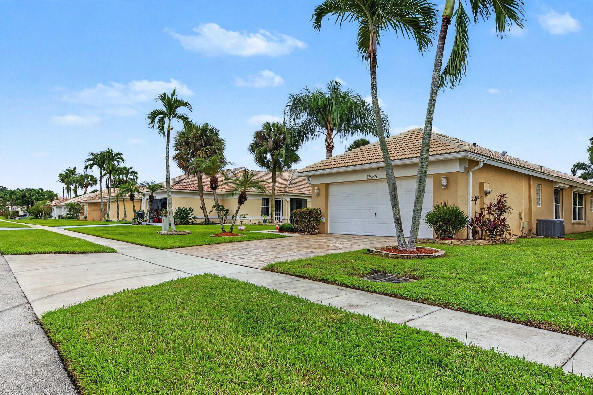 12986 Hampton Lakes Circle