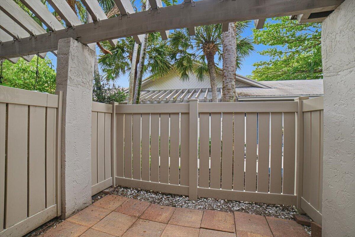 4846 NW 22ND Street 4160