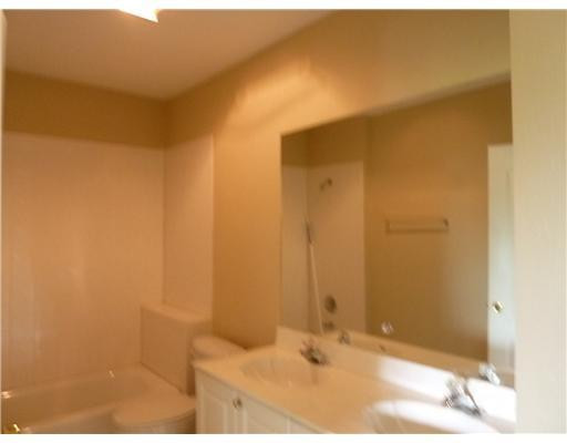 TOWNHOMES OF CAPRI ISLES - Residential