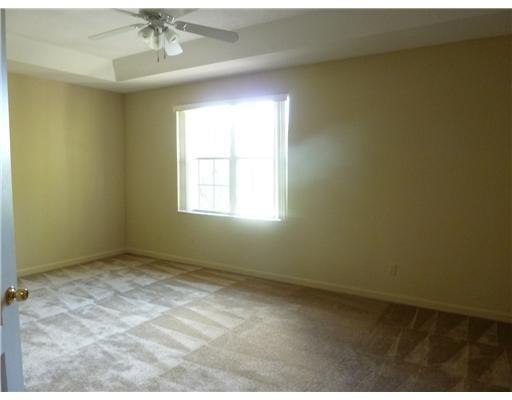 TOWNHOMES OF CAPRI ISLES - Residential