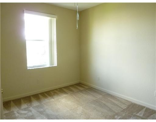 TOWNHOMES OF CAPRI ISLES - Residential