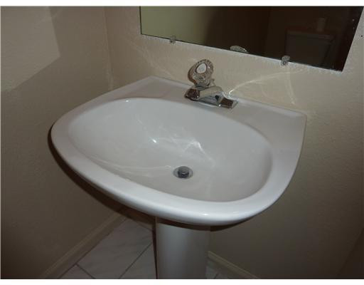 TOWNHOMES OF CAPRI ISLES - Residential