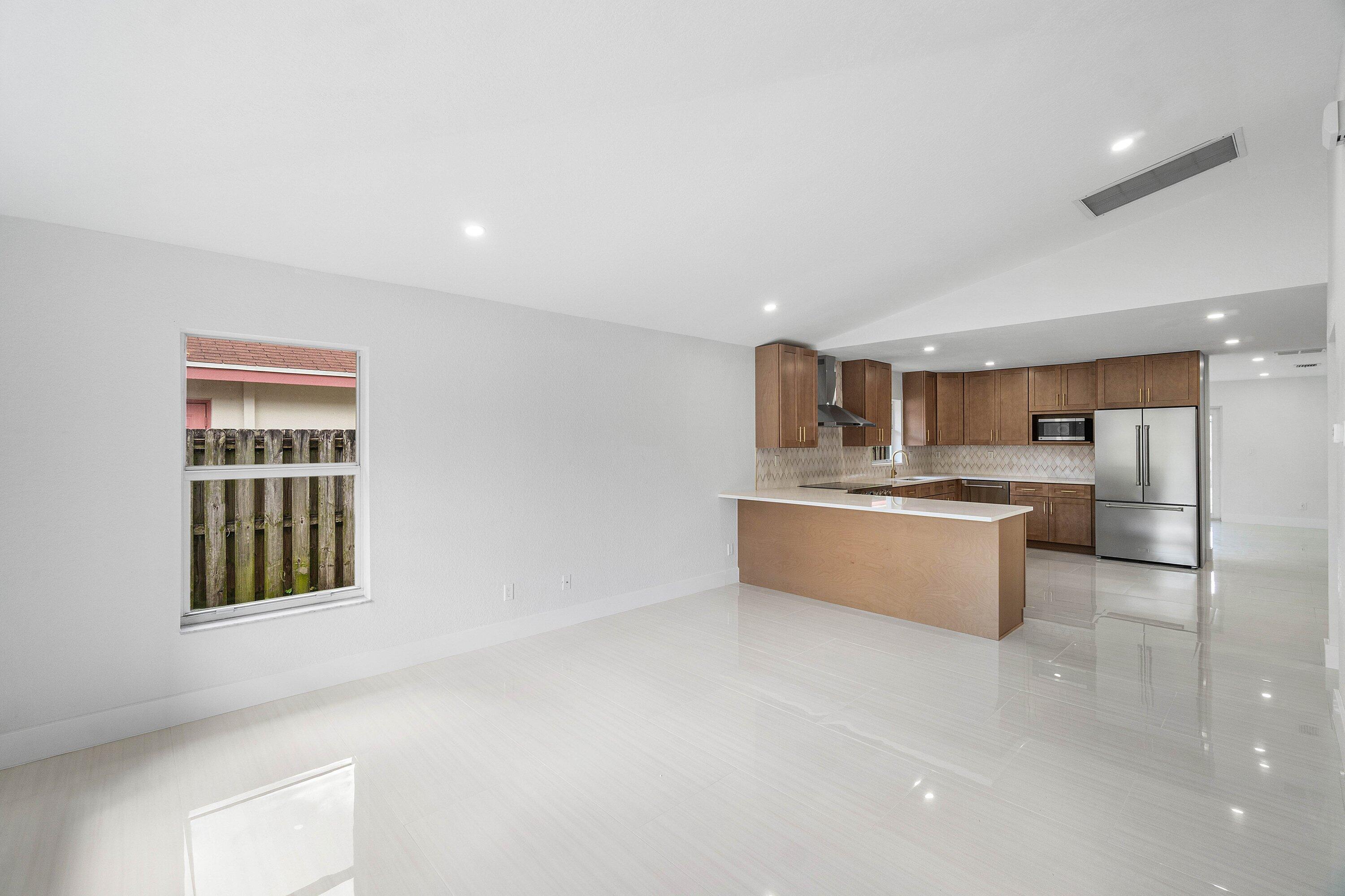 Properties | Stephanie Kaufman 4879 LINCOLN Road