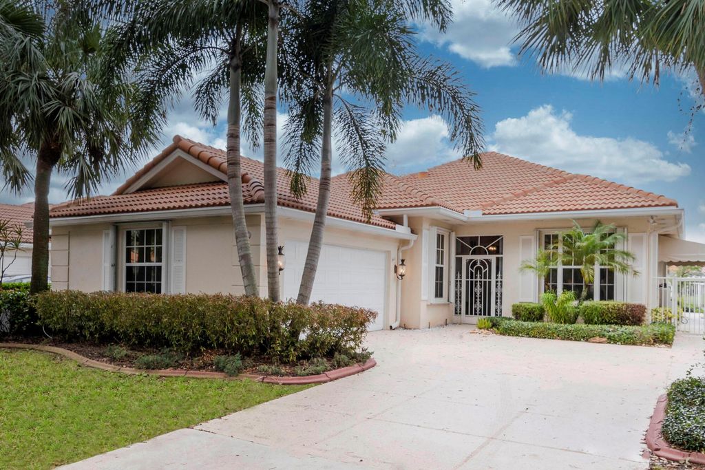 Photo of 275 Kelsey Park Circle, Palm Beach Gardens, FL 33410 (MLS # R10948854)
