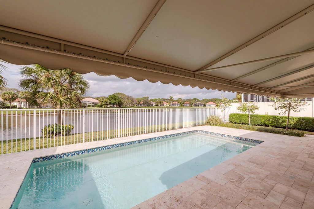 Photo of 275 Kelsey Park Circle, Palm Beach Gardens, FL 33410 (MLS # R10948854)