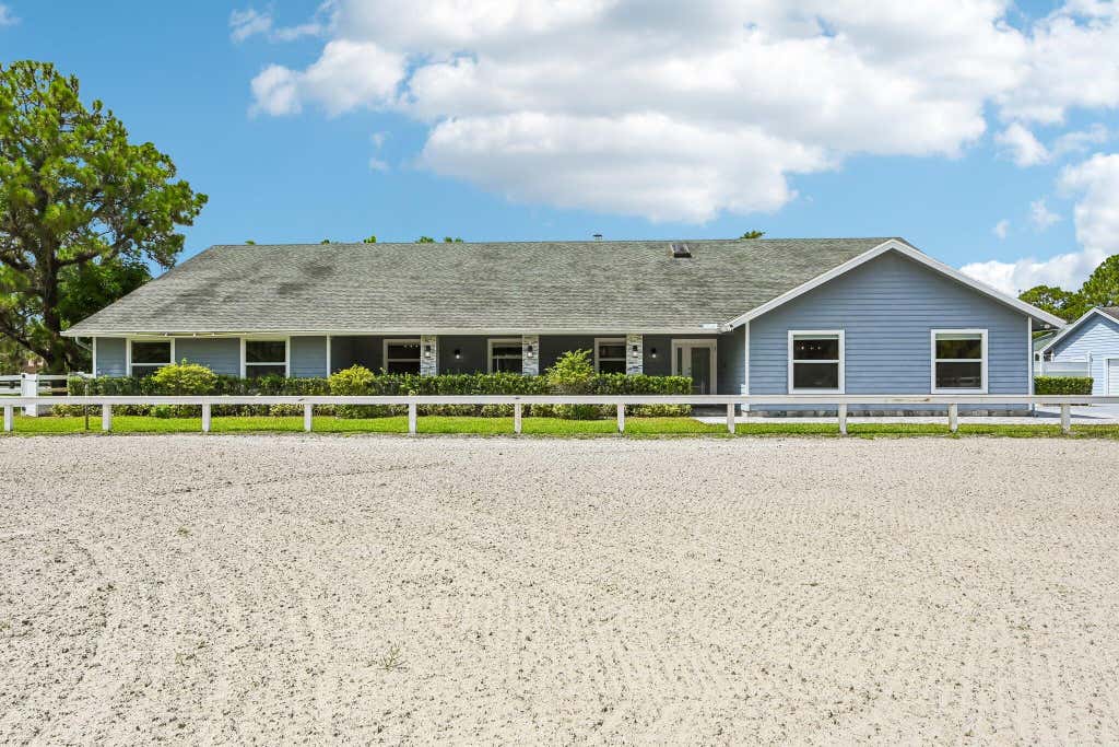Photo of 1401 Pelham Road, Wellington, FL 33414 (MLS # B26058682)