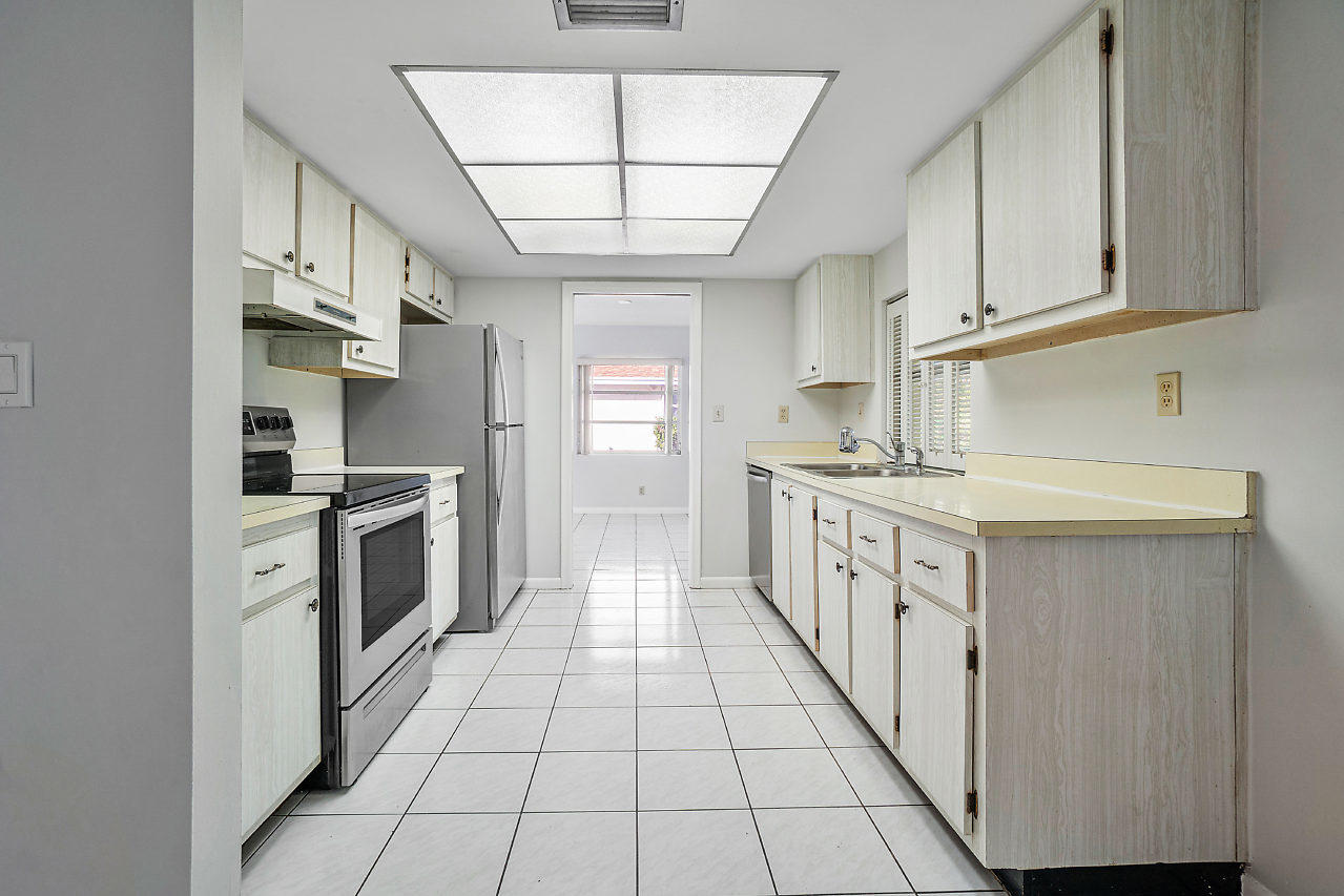 PALM BEACH GARDENS  Plat 6 - Residential