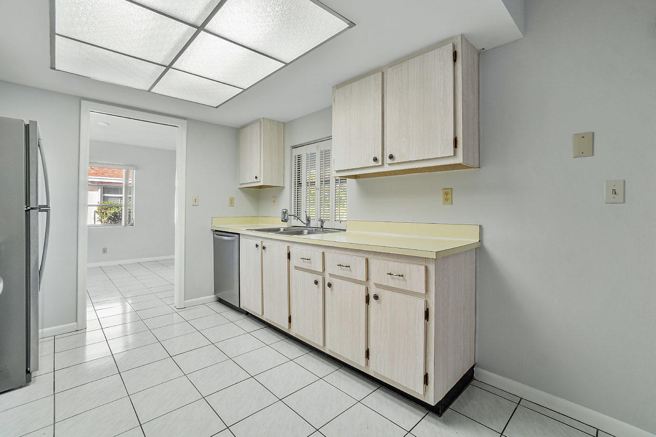 PALM BEACH GARDENS  Plat 6 - Residential