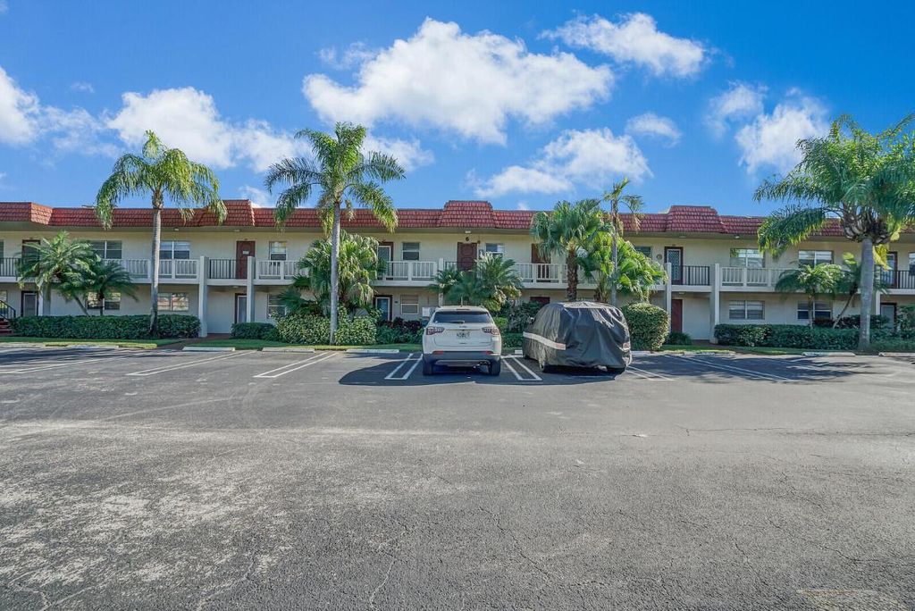 Photo of 6 Abbey Lane #201, Delray Beach, FL 33446 (MLS # R10949486)