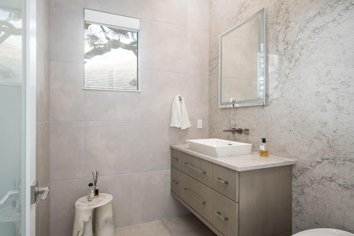 SEAGLASS P. D. - Residential