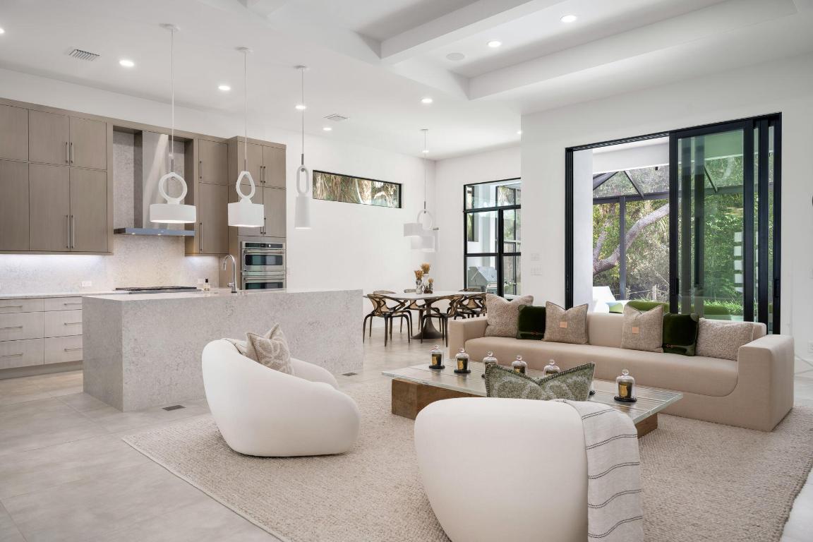 SEAGLASS P. D. - Residential