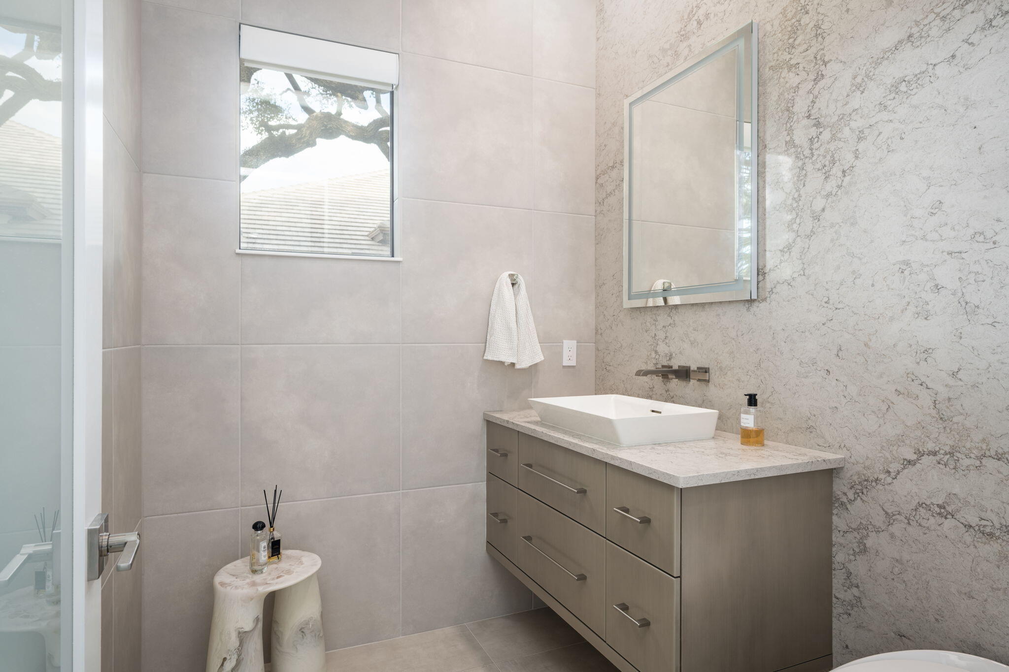 SEAGLASS P. D. - Residential