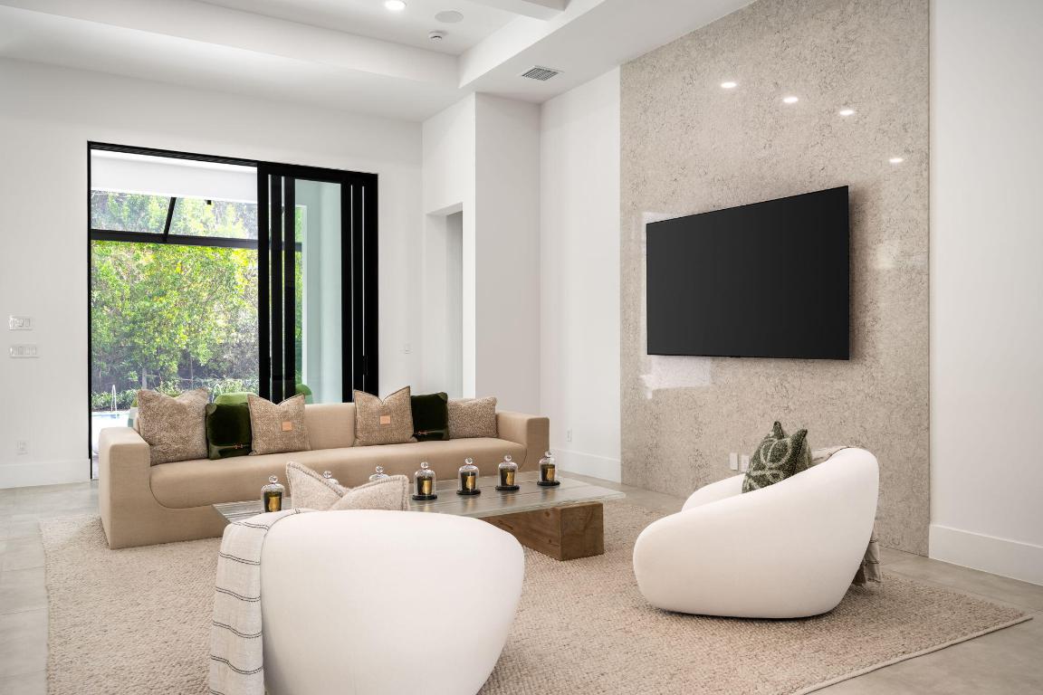 SEAGLASS P. D. - Residential