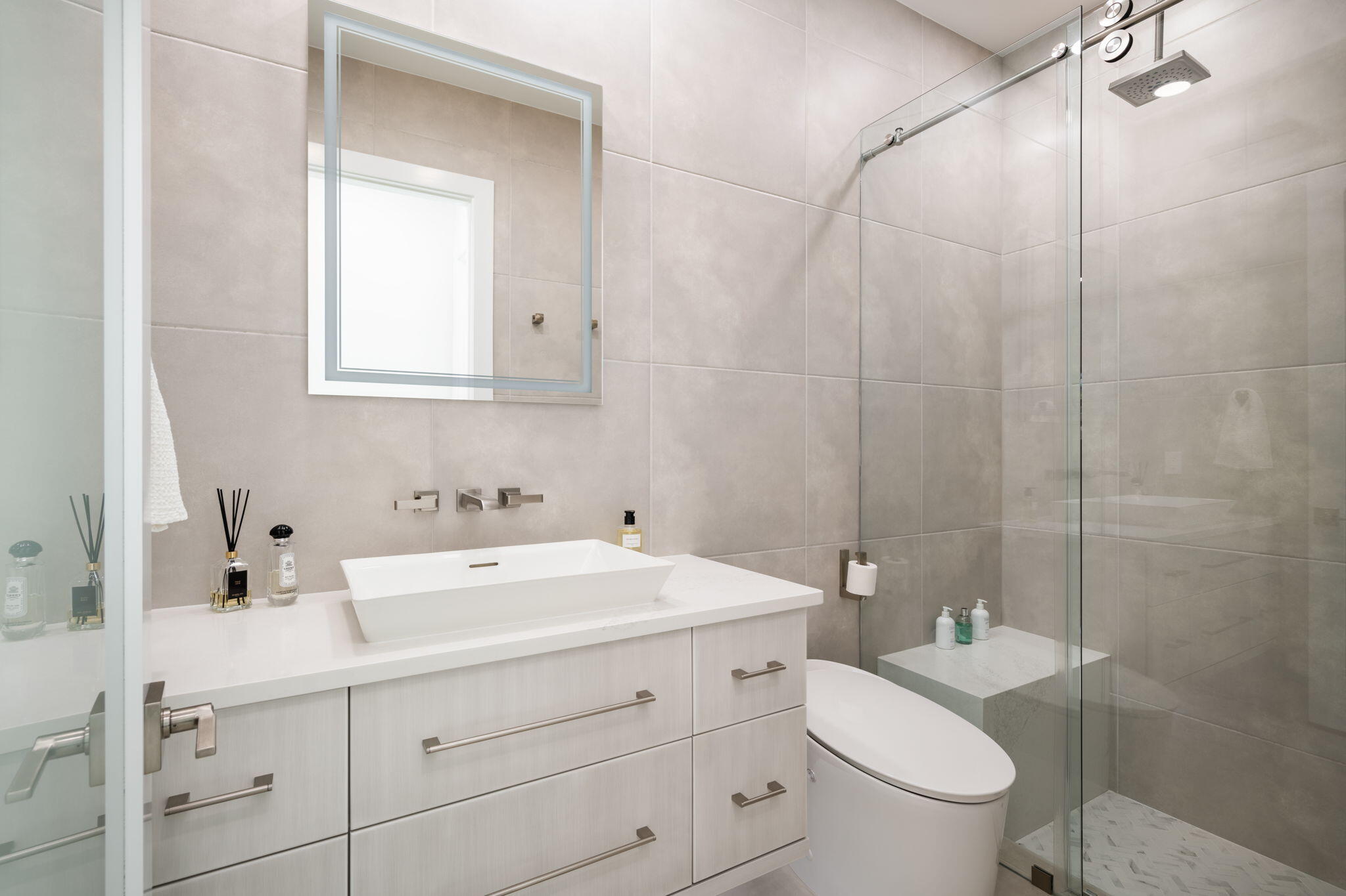 SEAGLASS P. D. - Residential