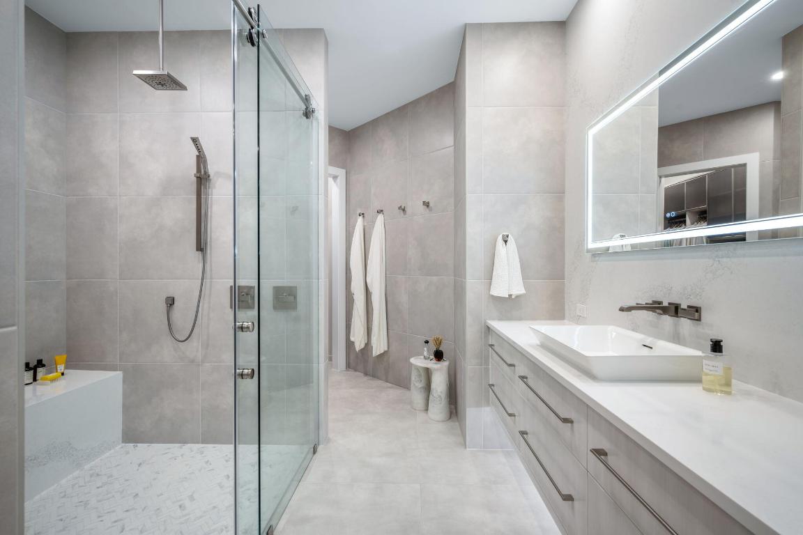 SEAGLASS P. D. - Residential