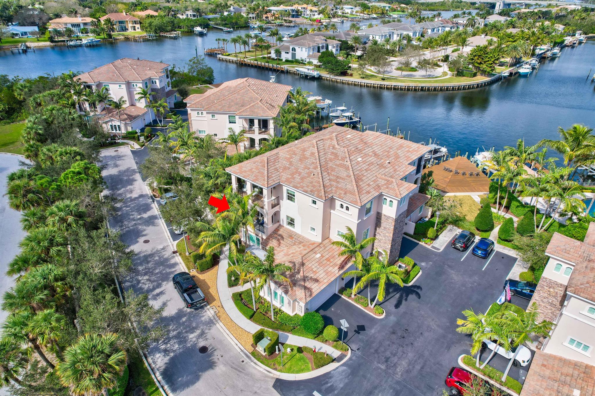 CARRIAGE HOMES AT FRENCHM - Residential