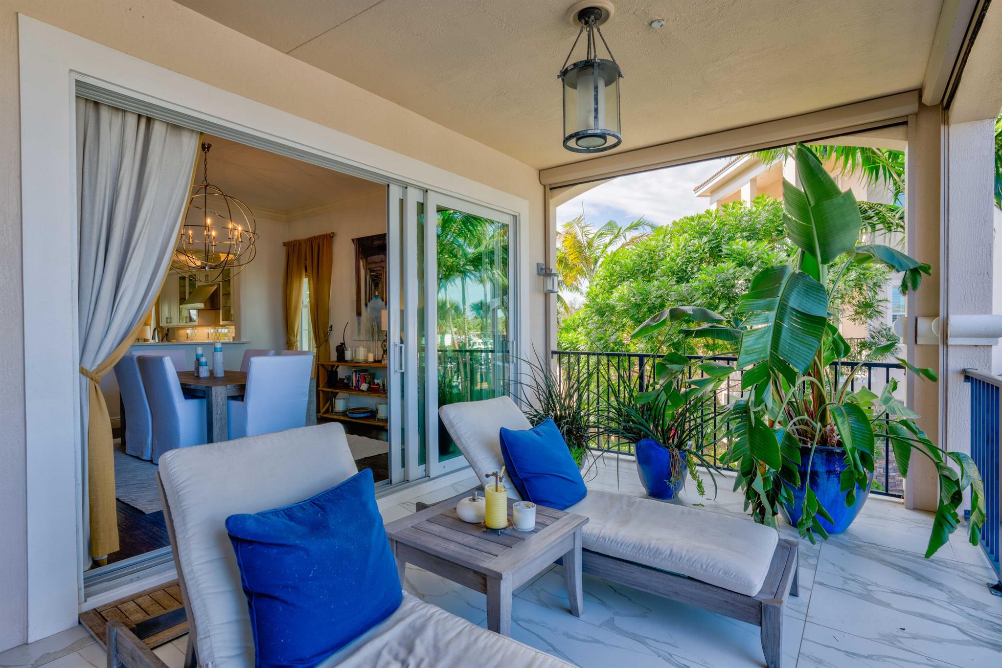 CARRIAGE HOMES AT FRENCHM - Residential