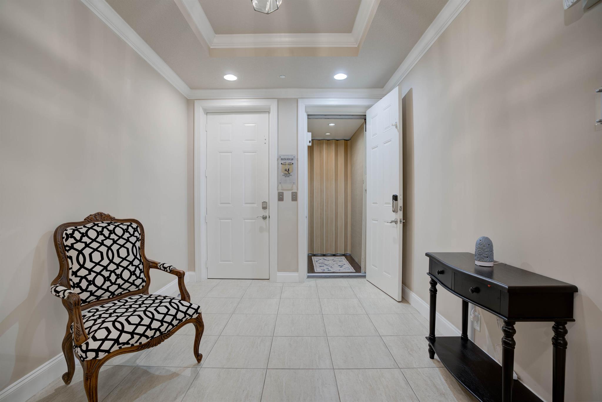 CARRIAGE HOMES AT FRENCHM - Residential