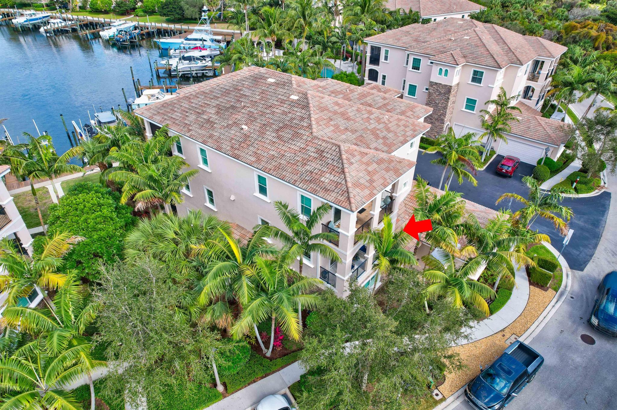 CARRIAGE HOMES AT FRENCHM - Residential