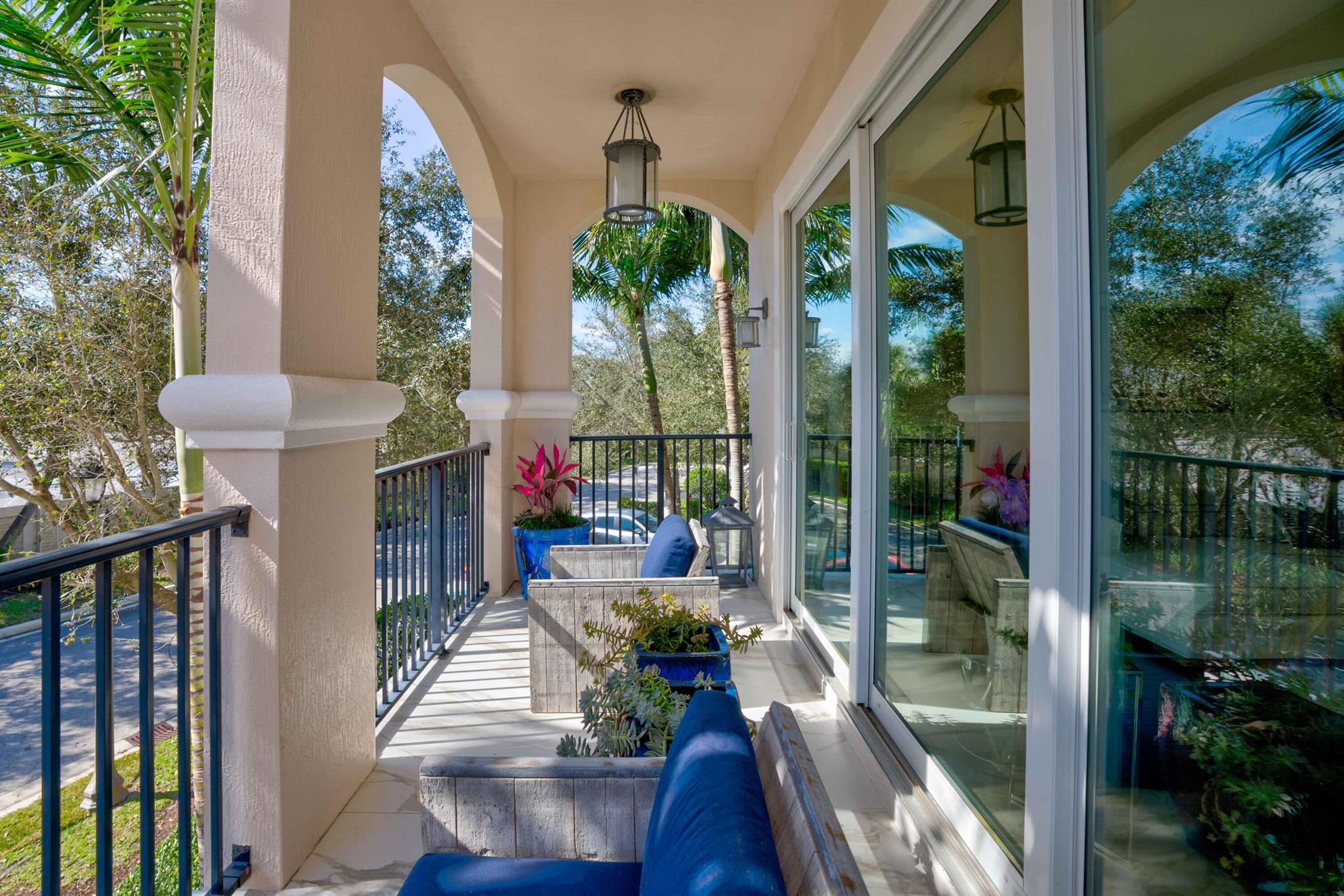 CARRIAGE HOMES AT FRENCHM - Residential