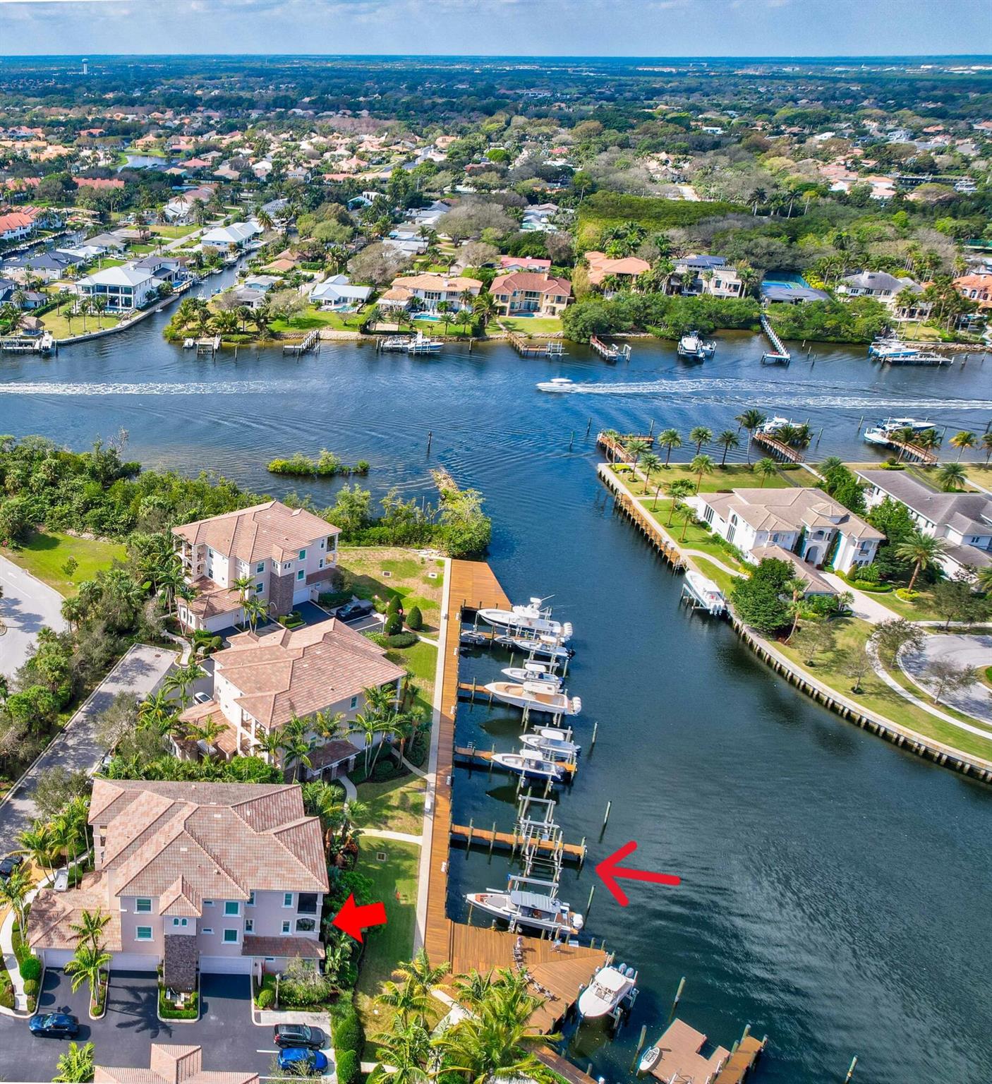 CARRIAGE HOMES AT FRENCHM - Residential