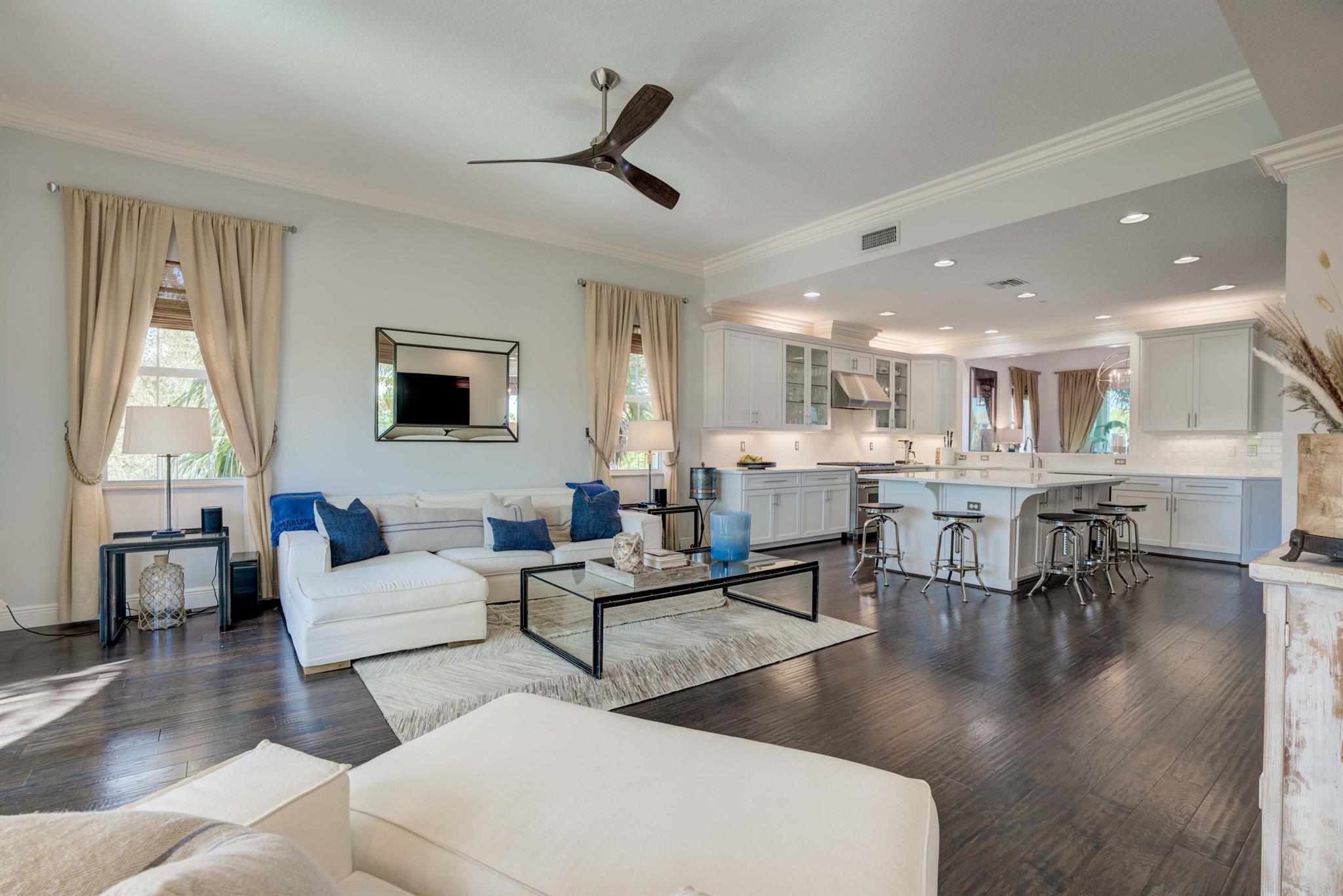 CARRIAGE HOMES AT FRENCHM - Residential