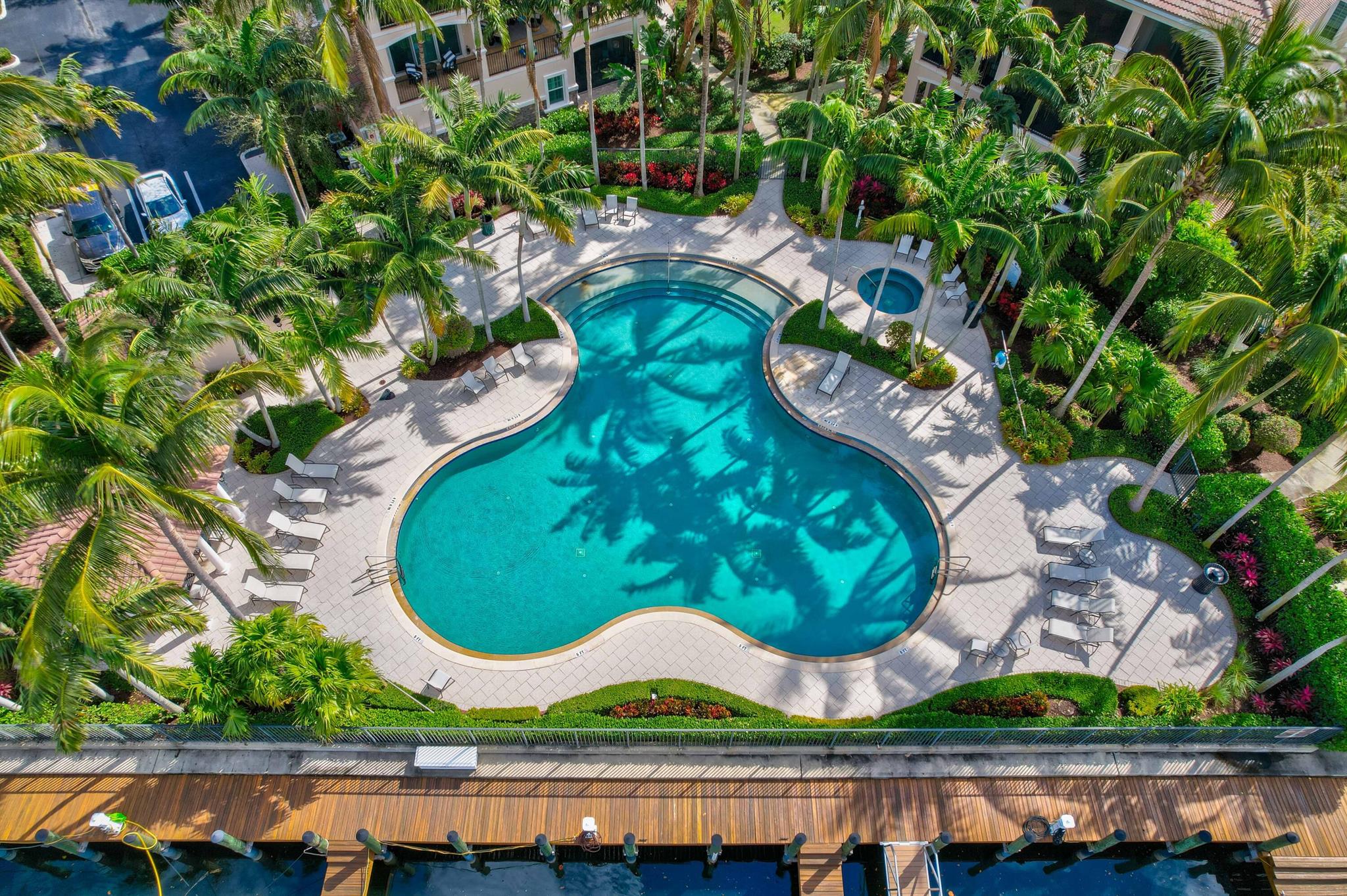 CARRIAGE HOMES AT FRENCHM - Residential