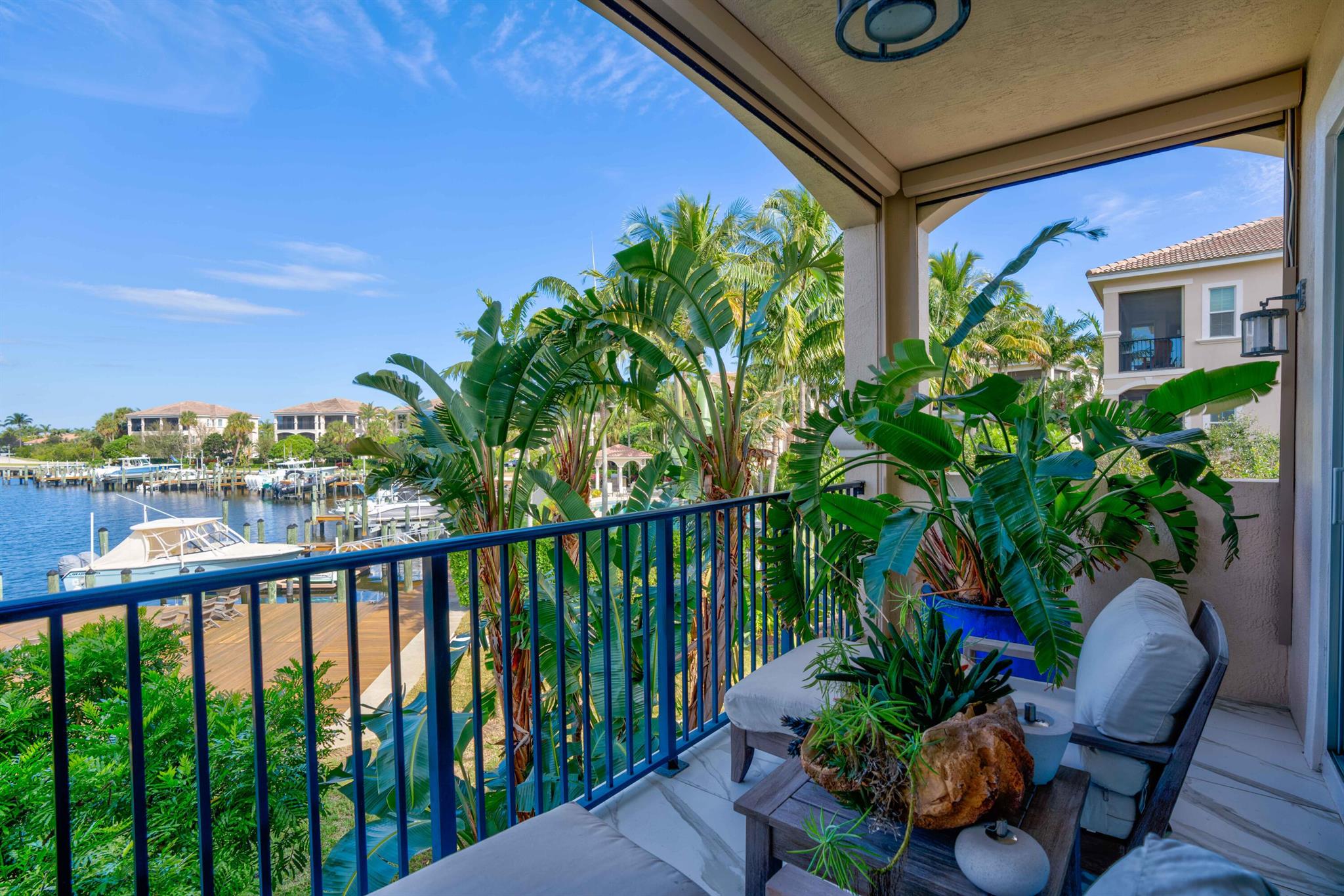 CARRIAGE HOMES AT FRENCHM - Residential