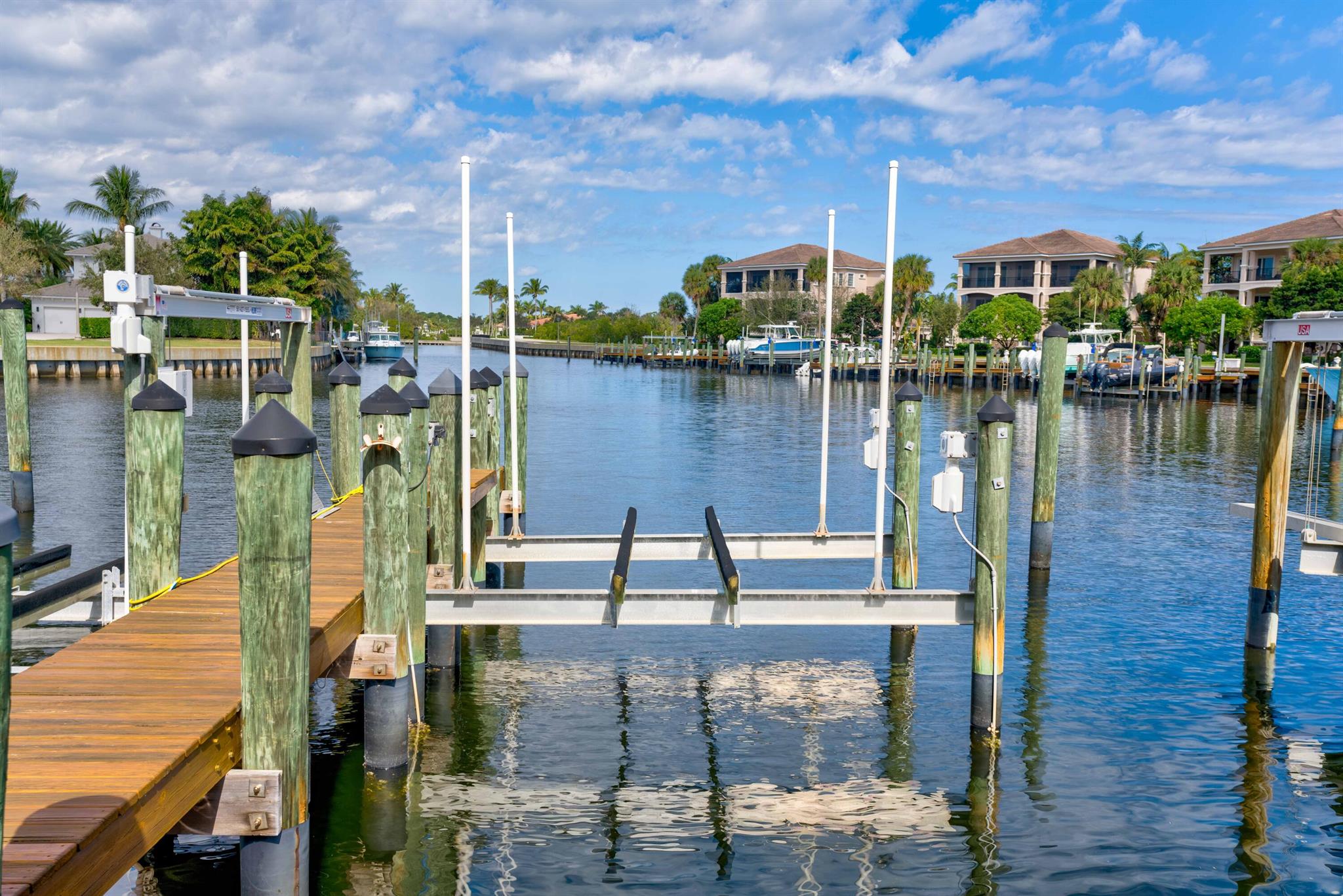 CARRIAGE HOMES AT FRENCHM - Residential