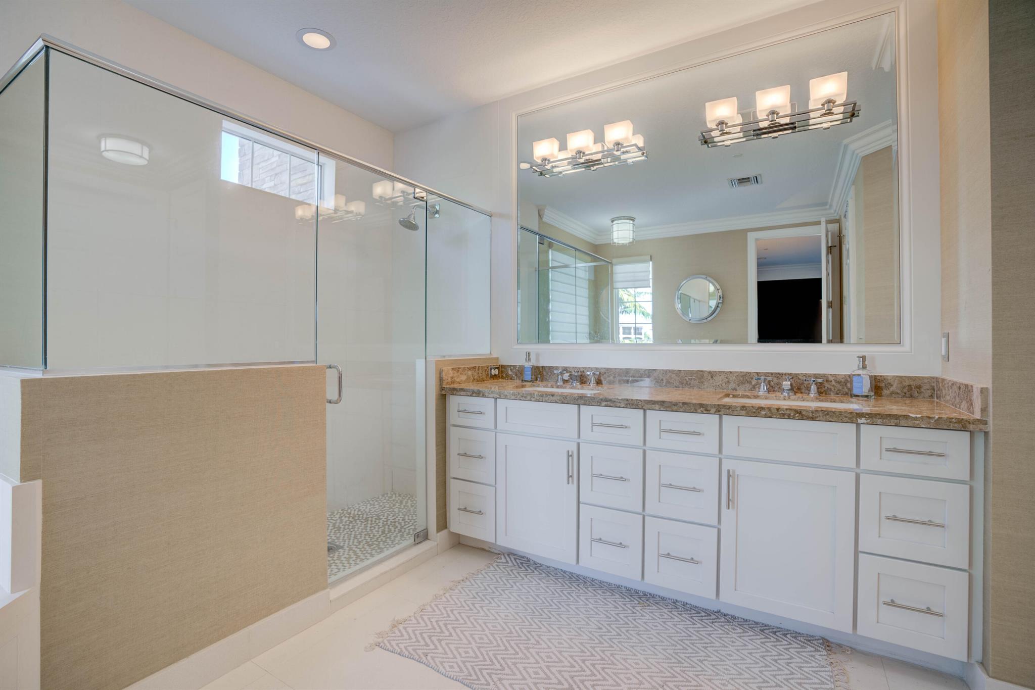 CARRIAGE HOMES AT FRENCHM - Residential