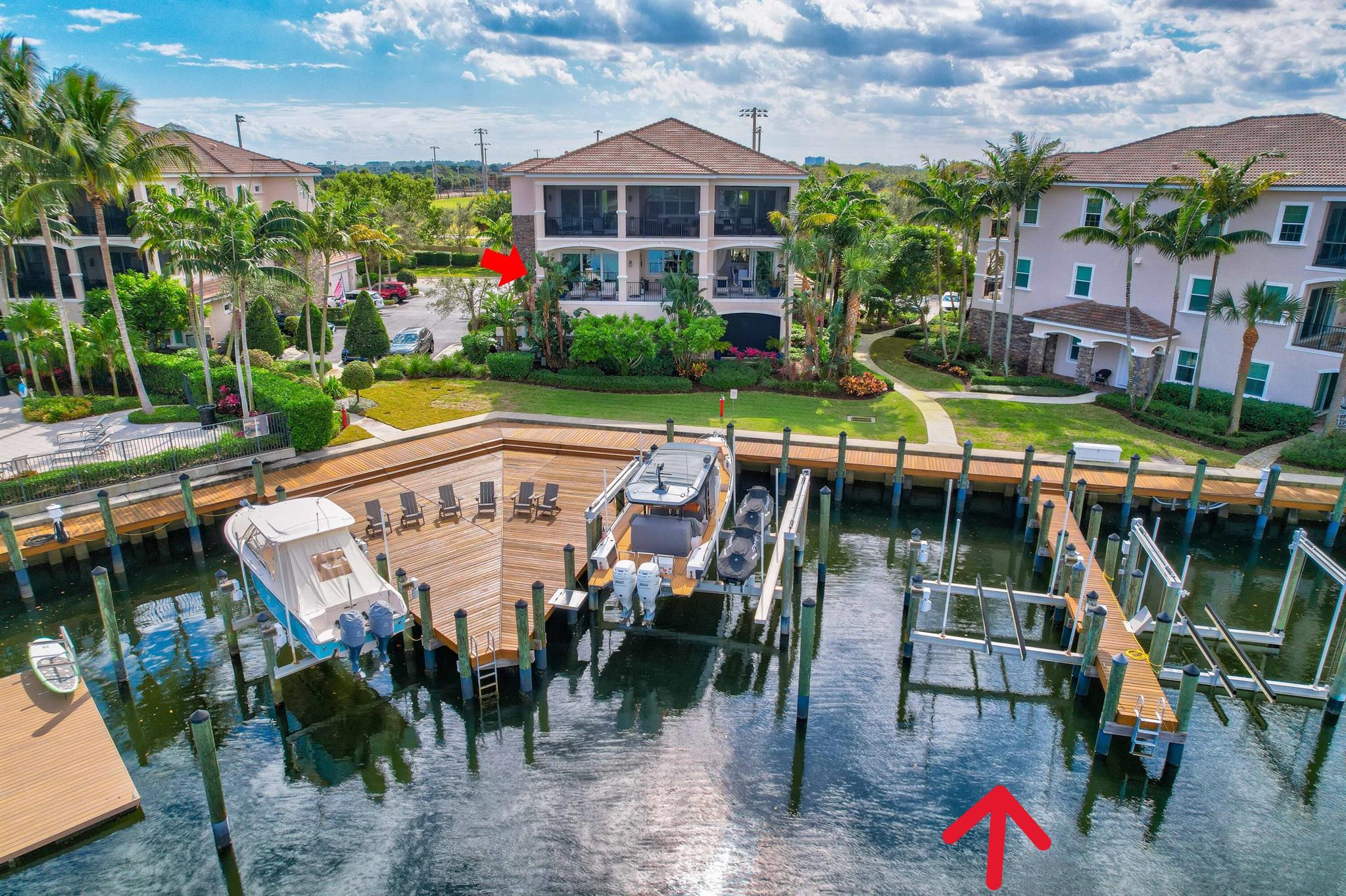 CARRIAGE HOMES AT FRENCHM - Residential