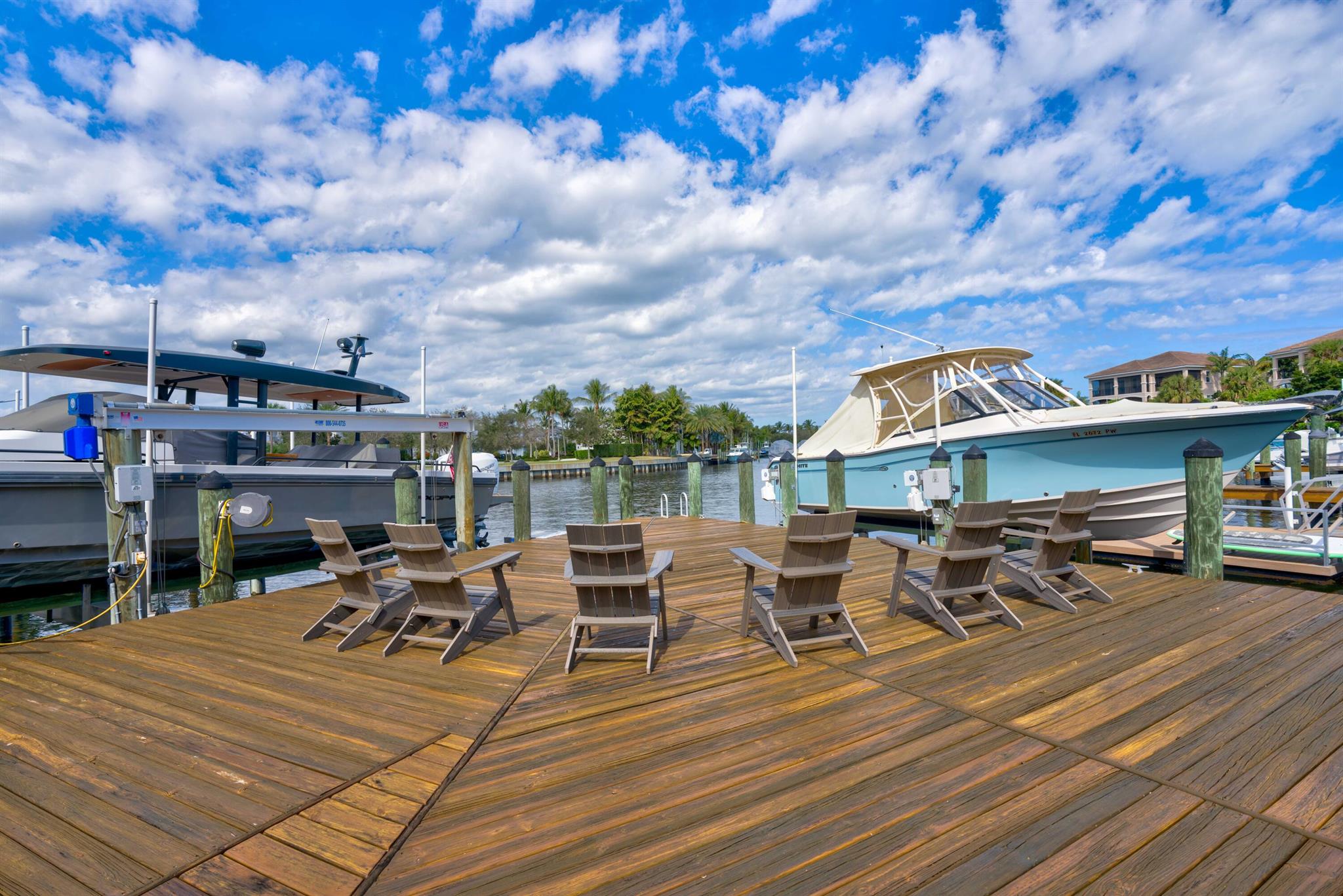 CARRIAGE HOMES AT FRENCHM - Residential