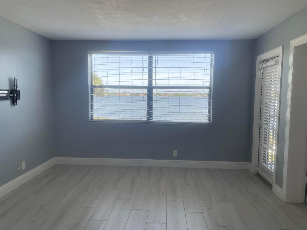 CLEAR LAKE CLUB CONDO - Residential Lease