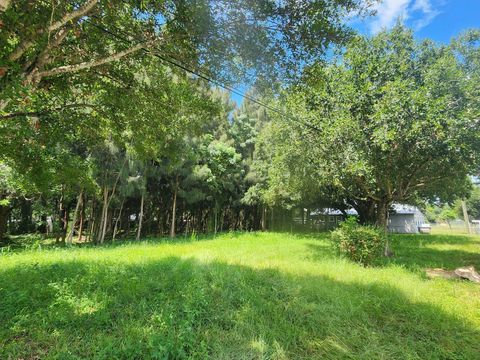 Photo of 1809 S 29th Street, Fort Pierce, FL 34947 (MLS # R11122566)