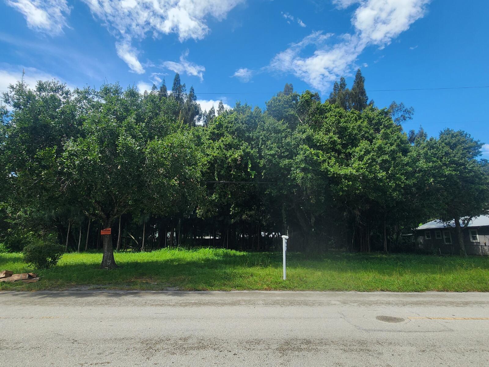 FAIRLAWN - Land