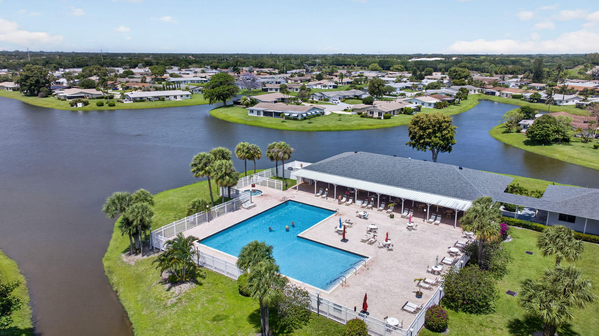 DELRAY VILLAS 4 - Residential