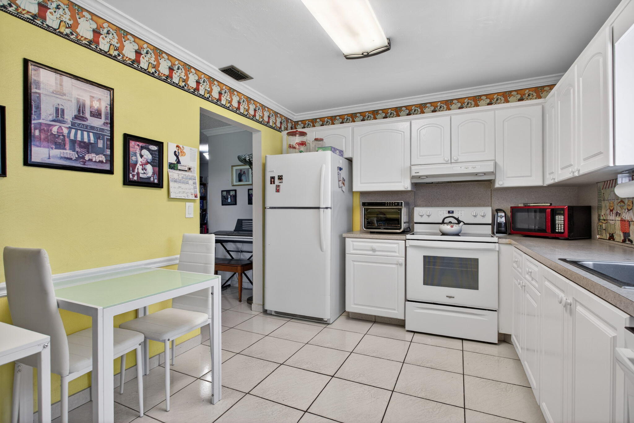 DELRAY VILLAS 4 - Residential