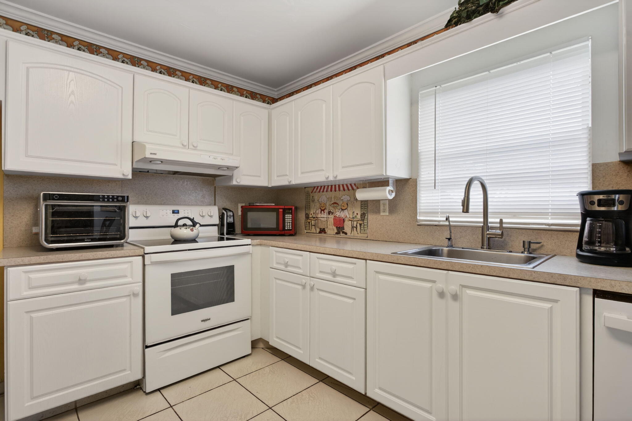 DELRAY VILLAS 4 - Residential