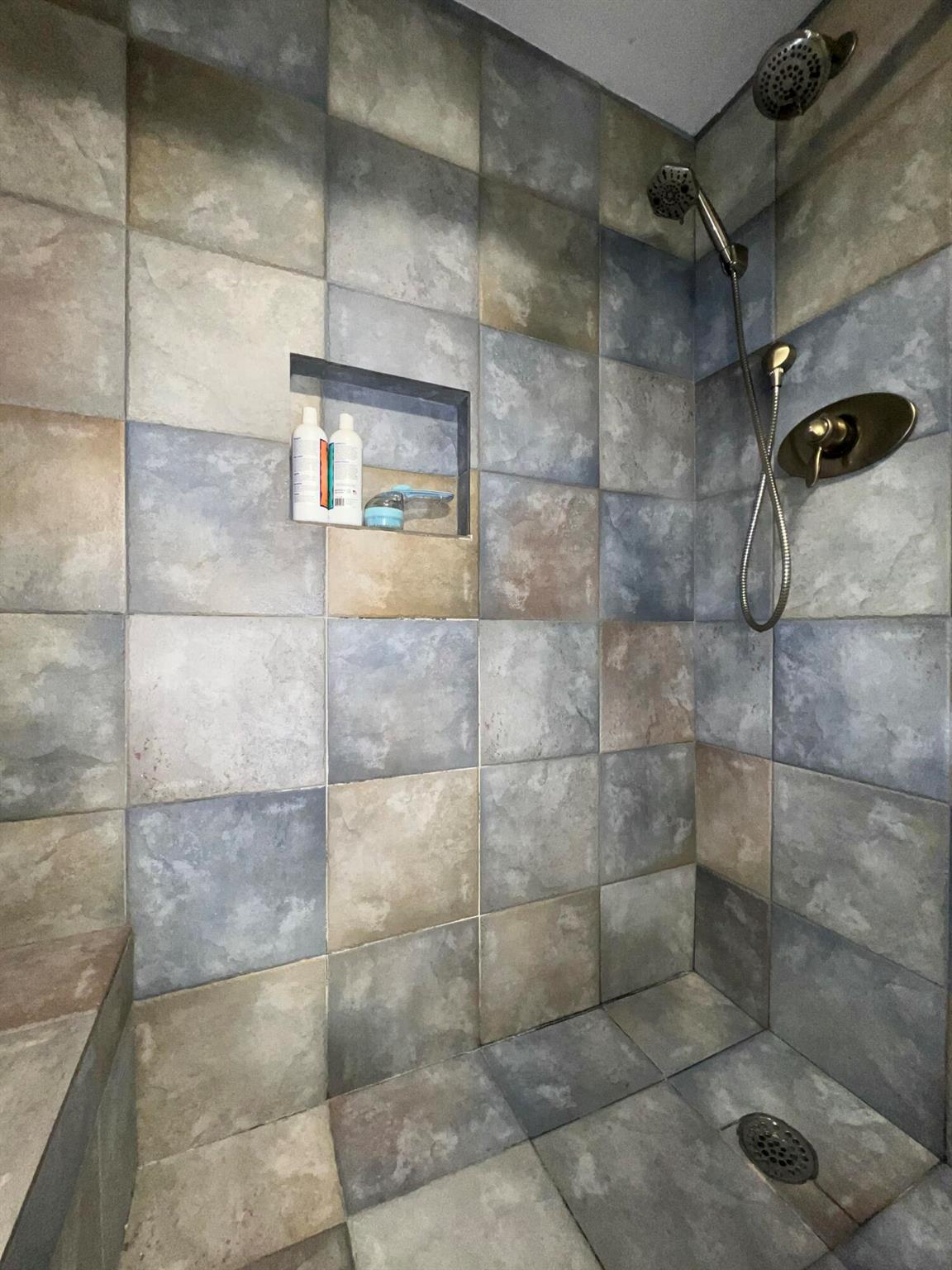 ABERDEEN ARMS CONDO - Residential Lease