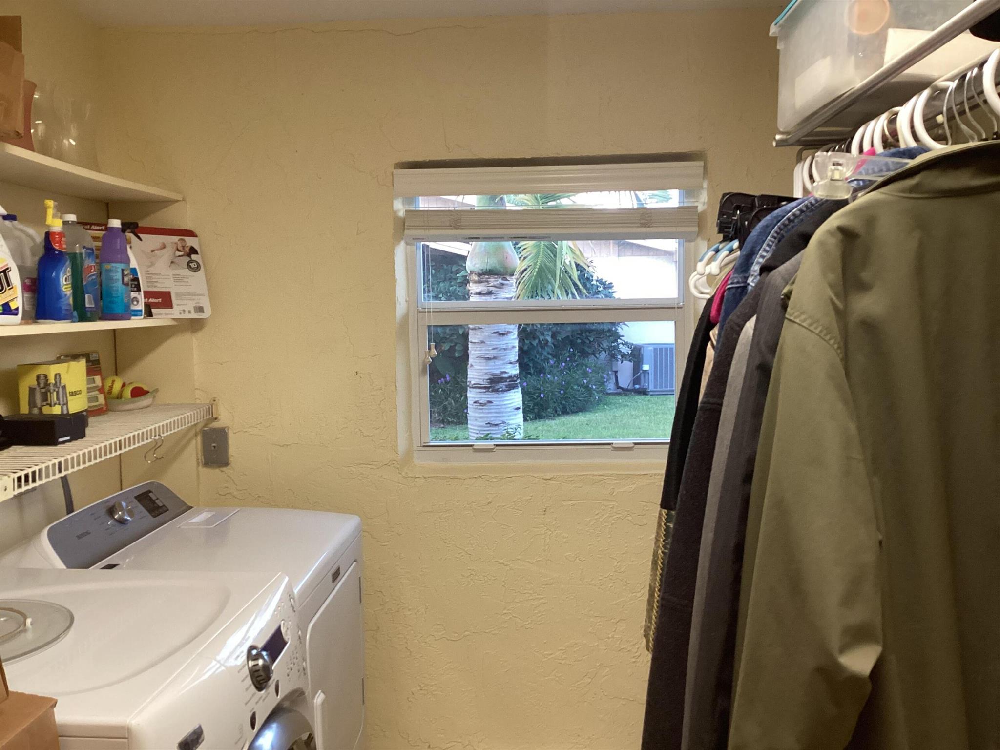 DELRAY VILLAS 4 - Residential