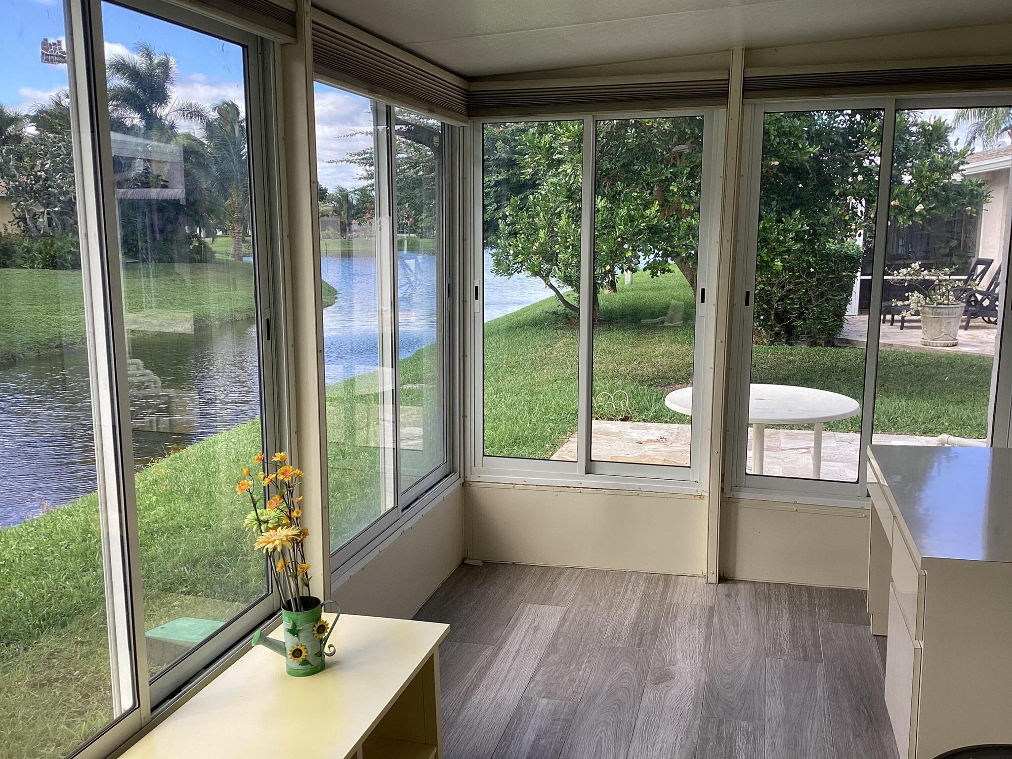 DELRAY VILLAS 4 - Residential