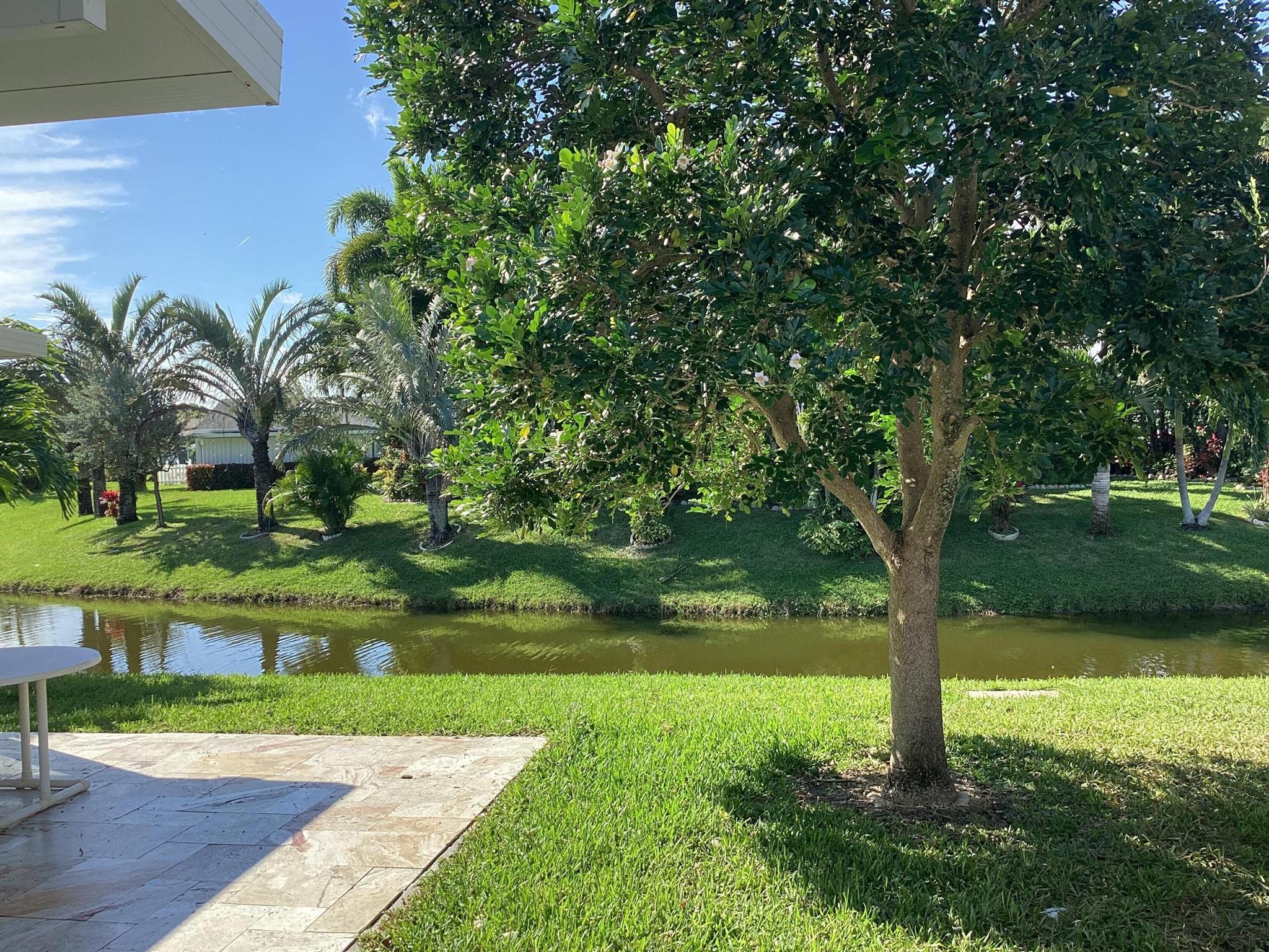 DELRAY VILLAS 4 - Residential