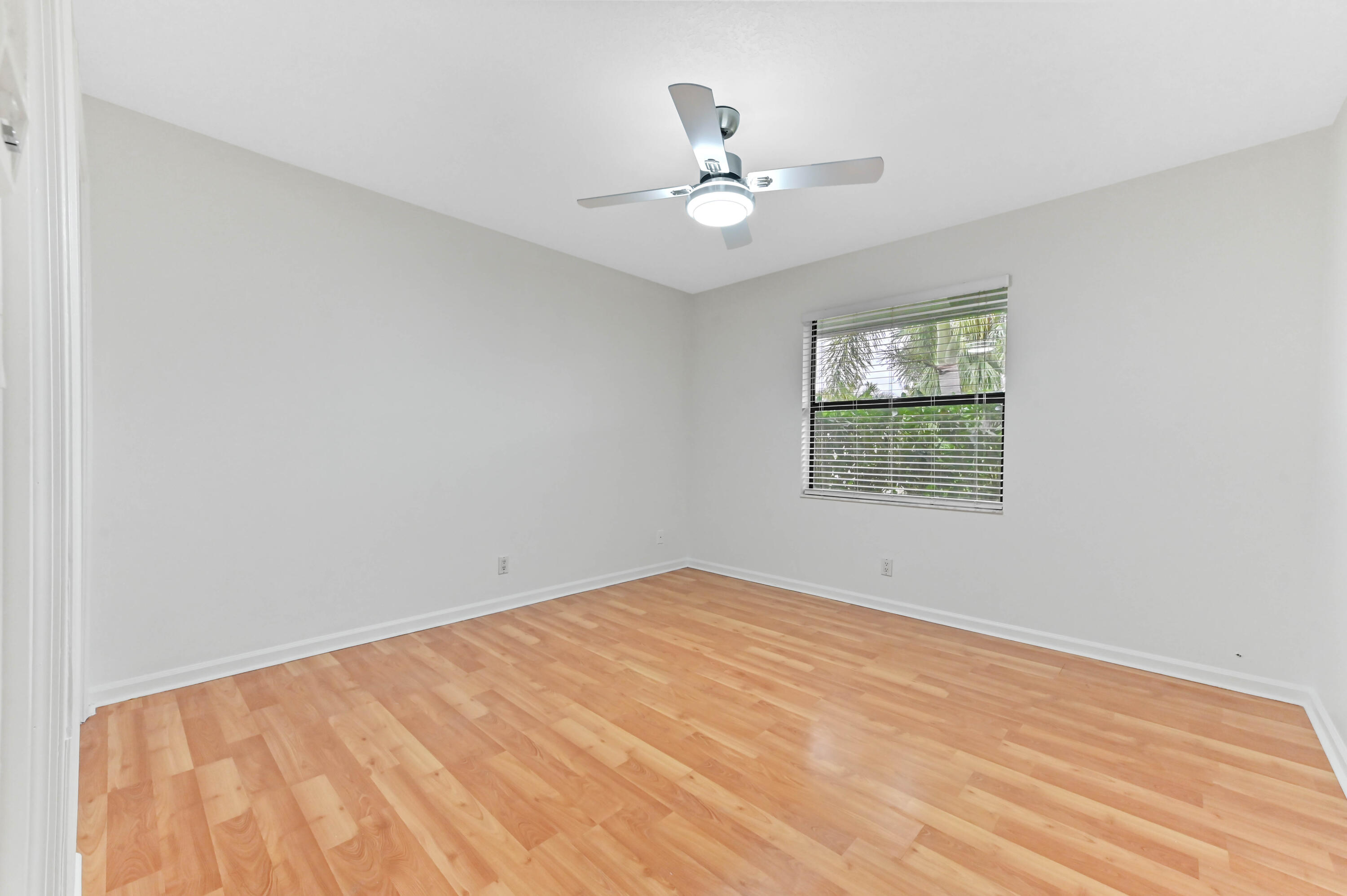 PINEWOOD MANOR OF WELLINGTON - Residential Lease