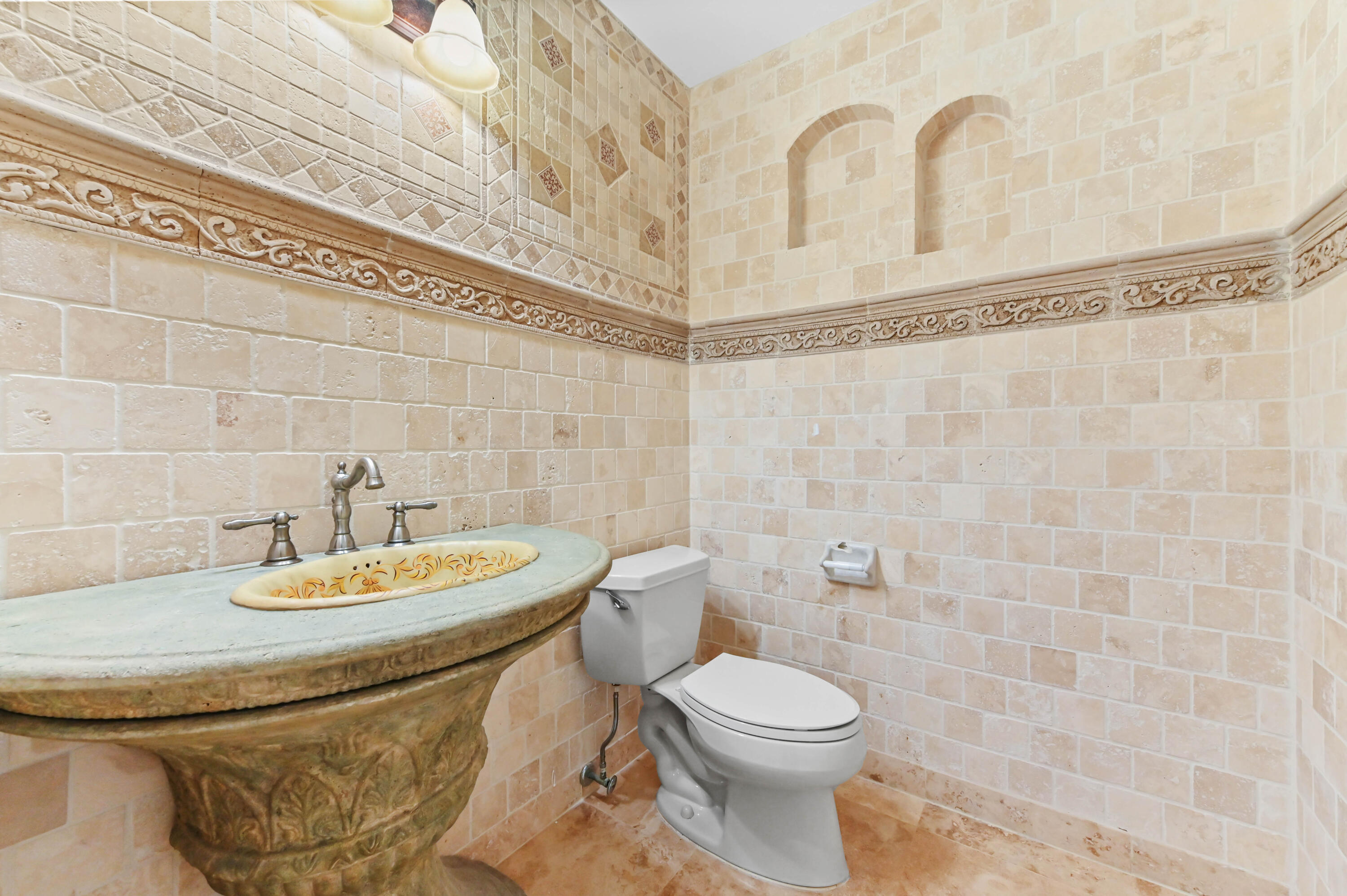 PINEWOOD MANOR OF WELLINGTON - Residential Lease