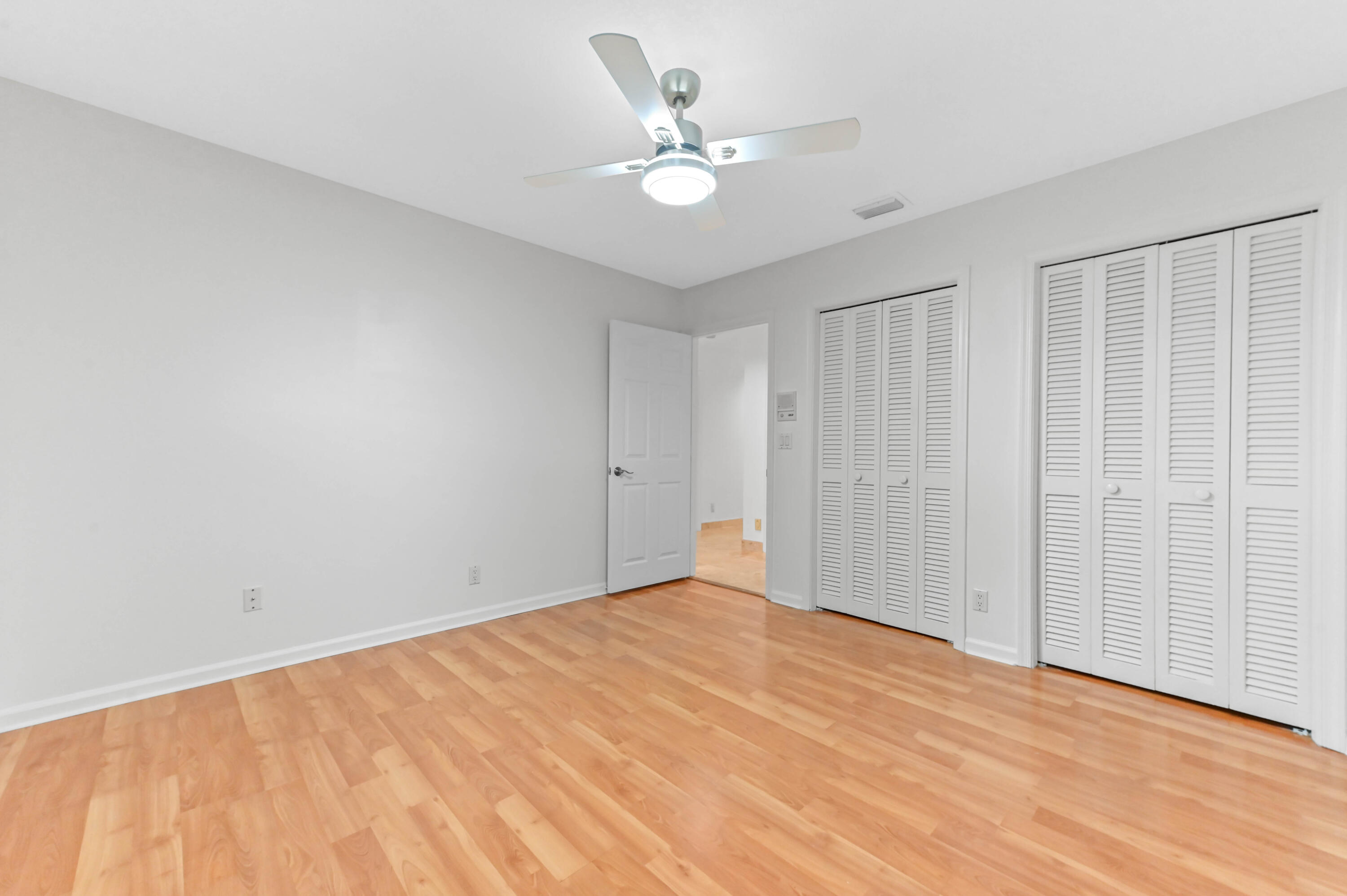 PINEWOOD MANOR OF WELLINGTON - Residential Lease