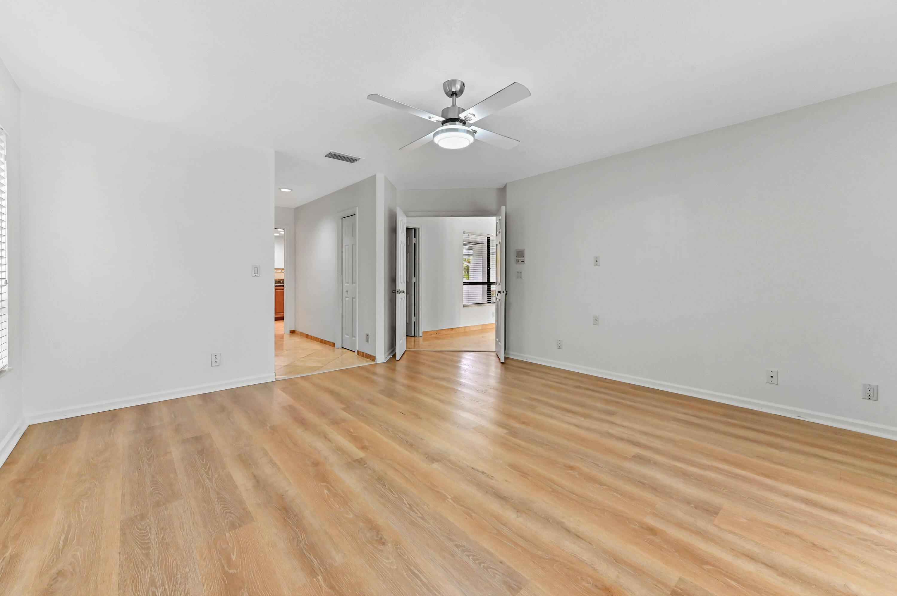 PINEWOOD MANOR OF WELLINGTON - Residential Lease