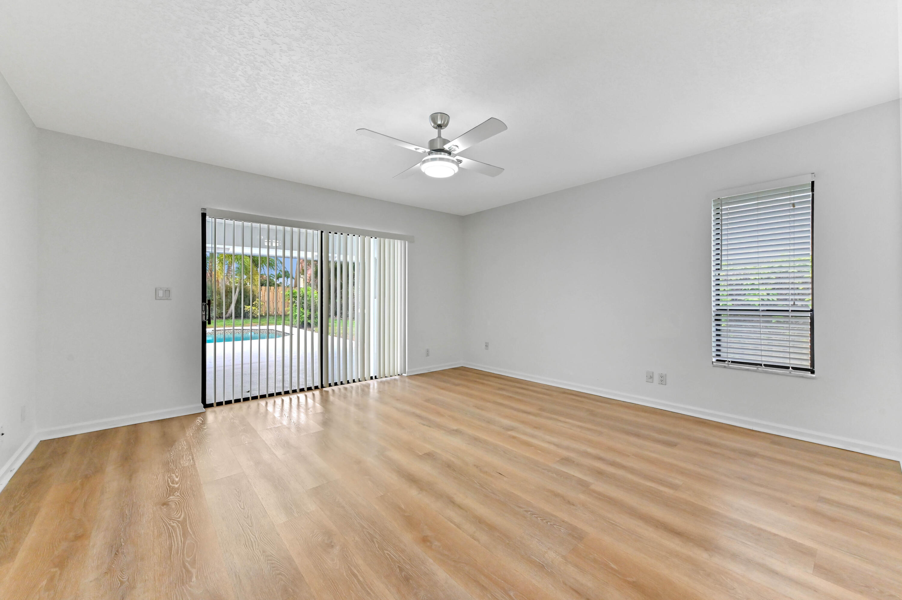 PINEWOOD MANOR OF WELLINGTON - Residential Lease