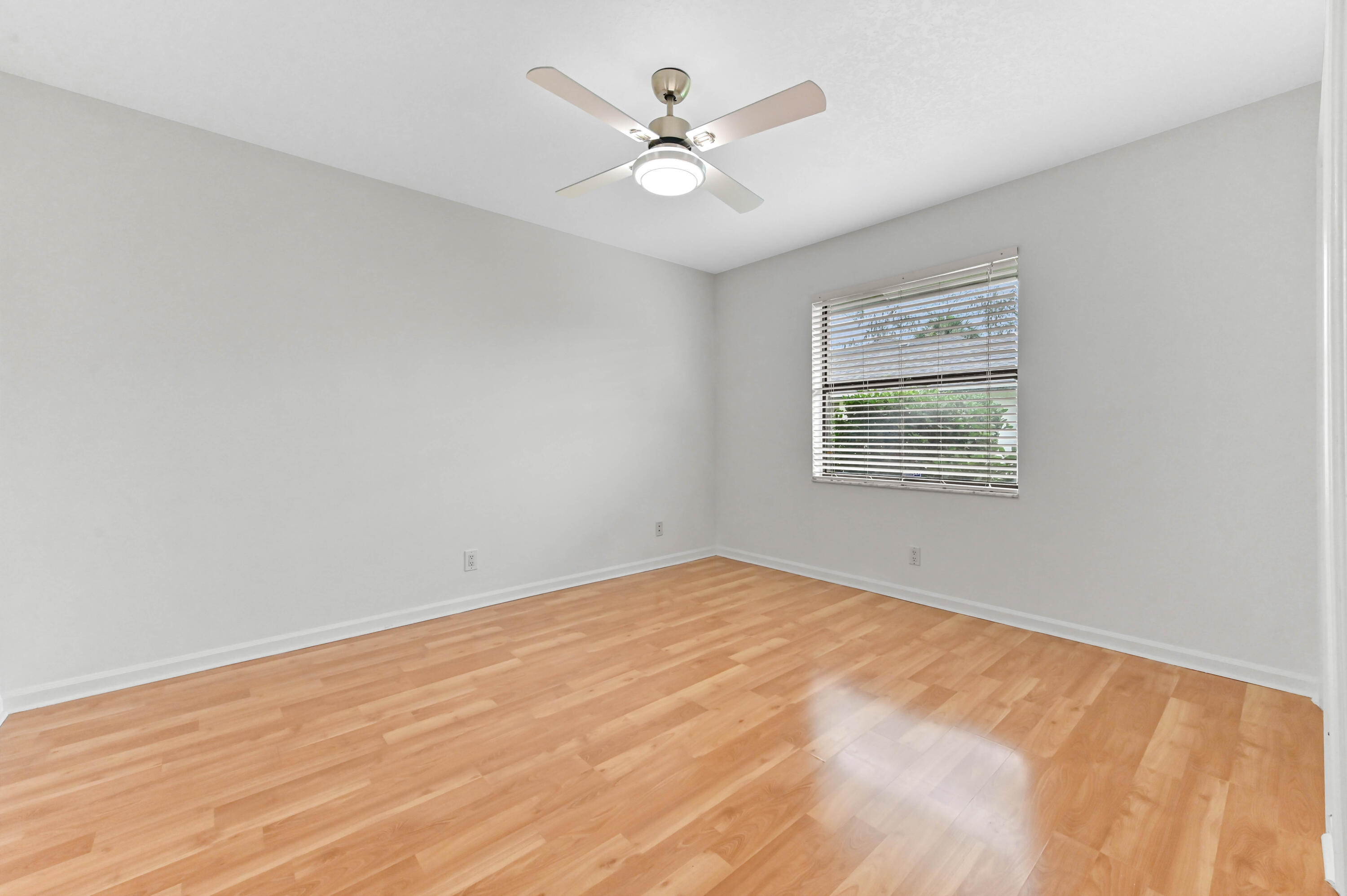 PINEWOOD MANOR OF WELLINGTON - Residential Lease